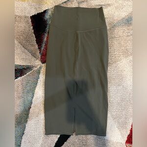 EUC Lululemon Nulu Slim Fit High Rise Skirt in Army Green Size 6